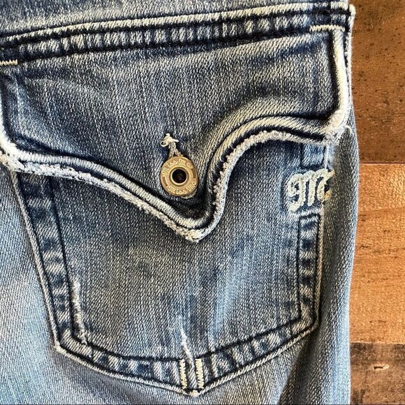 Miss Me Back Flap Pocket Bootcut Jeans Light Denver Wash Size 27 - Picture 4 of 12